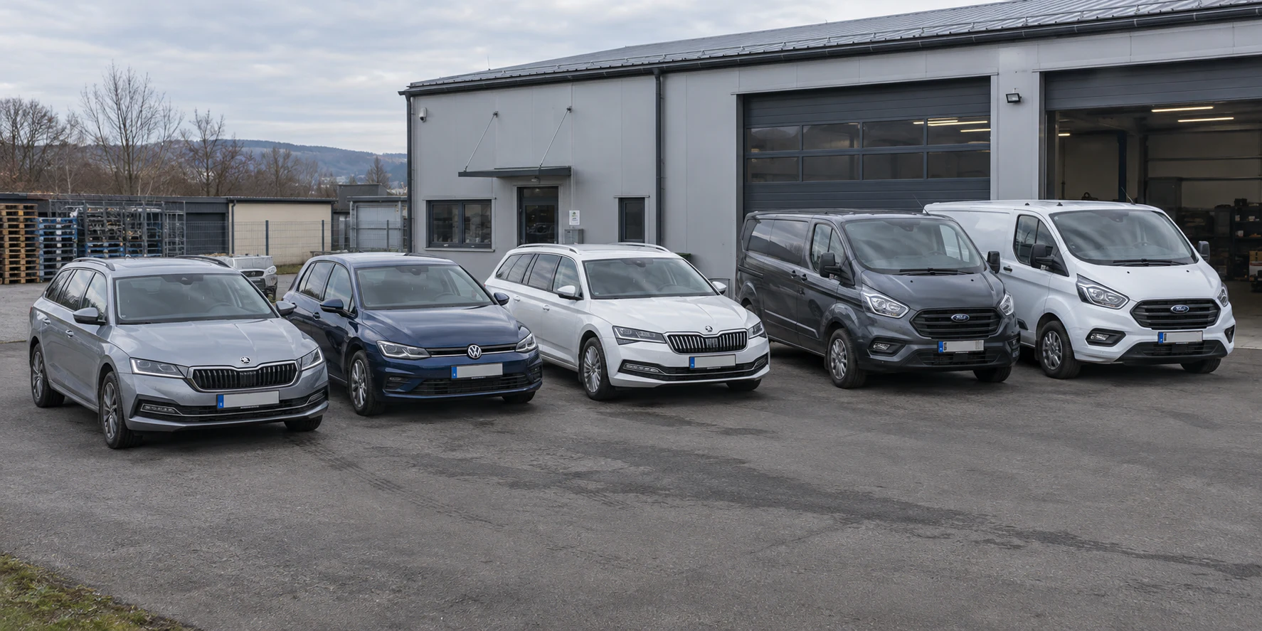 Vozidlá Škoda, Volkswagen a Ford pri dielni